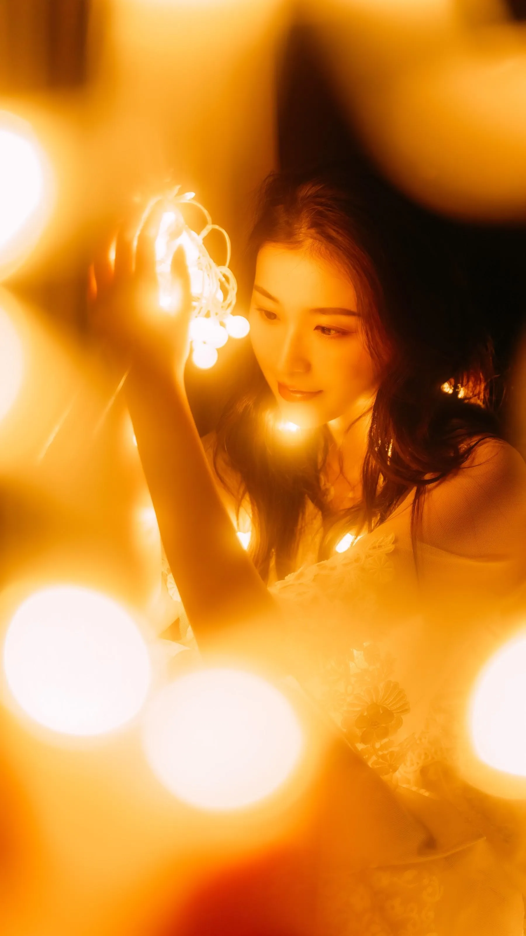 [艺图语] 2022.05.13 微光美人 麻花 [47P]插图1